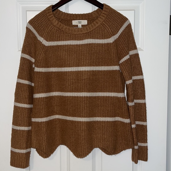 EUC Cropped Scallop Hem Pullover Sweater, Size M - Picture 3 of 6